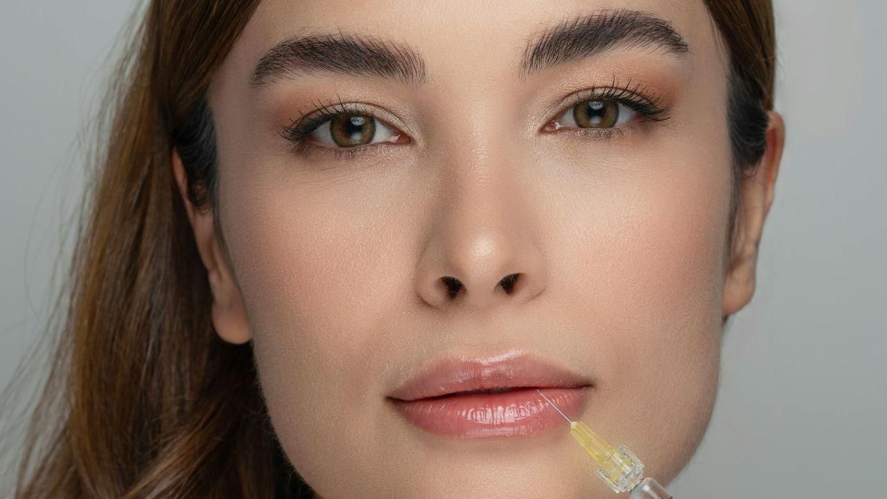Preenchimento labial antes e depois